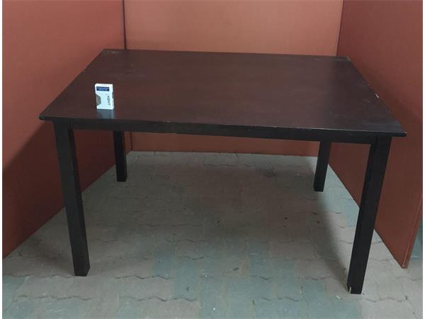 ~/upload/Lots/51494/5d4lbpbamxwiq/Lot 039 Wooden Coffee Table_t600x450.jpg